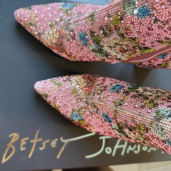 Betsey Johnson Cady Rhinestone Ankle Boots 7.5M NIB - Picture 2 of 9